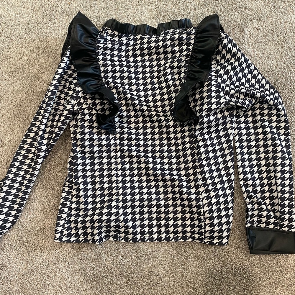Blazer - Picture 2 of 2